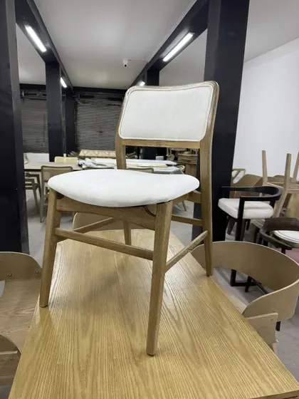 Silla con Tapizado en Lino