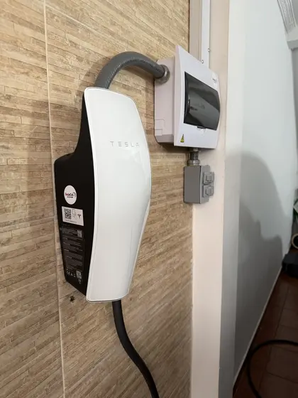 Tesla Wall Connector